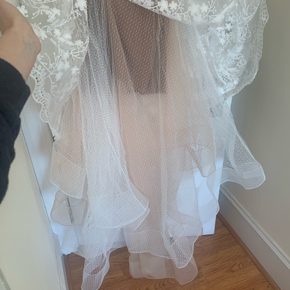 NWT FIONA BRIDAL GOWN IN WHITE - Picture 10 of 16